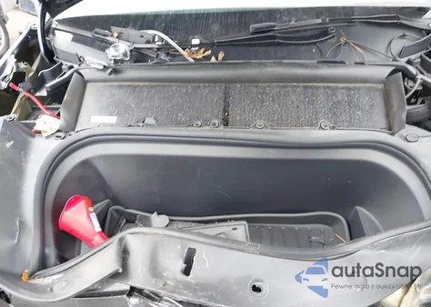 2024 Tesla Model Y Performance Dual Motor All-Wheel Drive z USA, uszkodzony, nr VIN 7SAYGDEF9RF022552